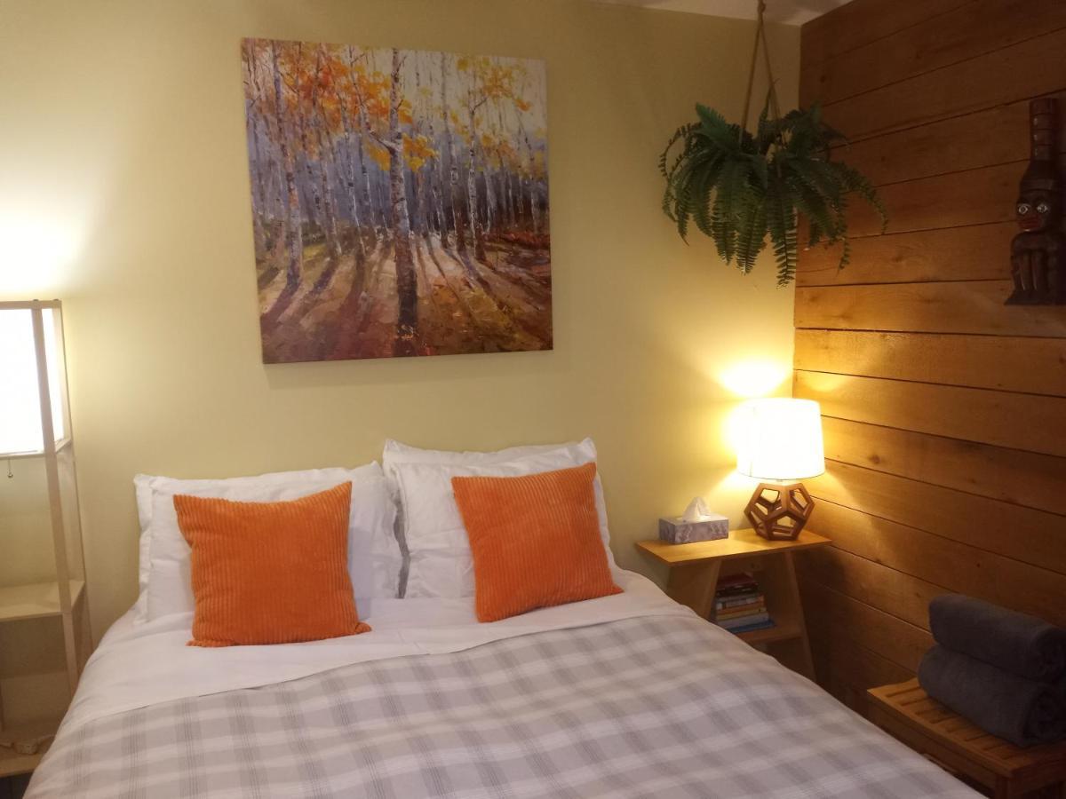 Forest Sweet Retreat Hot Tub & Wood Fired Sauna Ucluelet Exterior foto